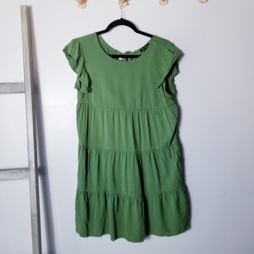 SHINESTAR GREEN TIERED RUFFLED SLEEVE DRESS SIZE LARGE